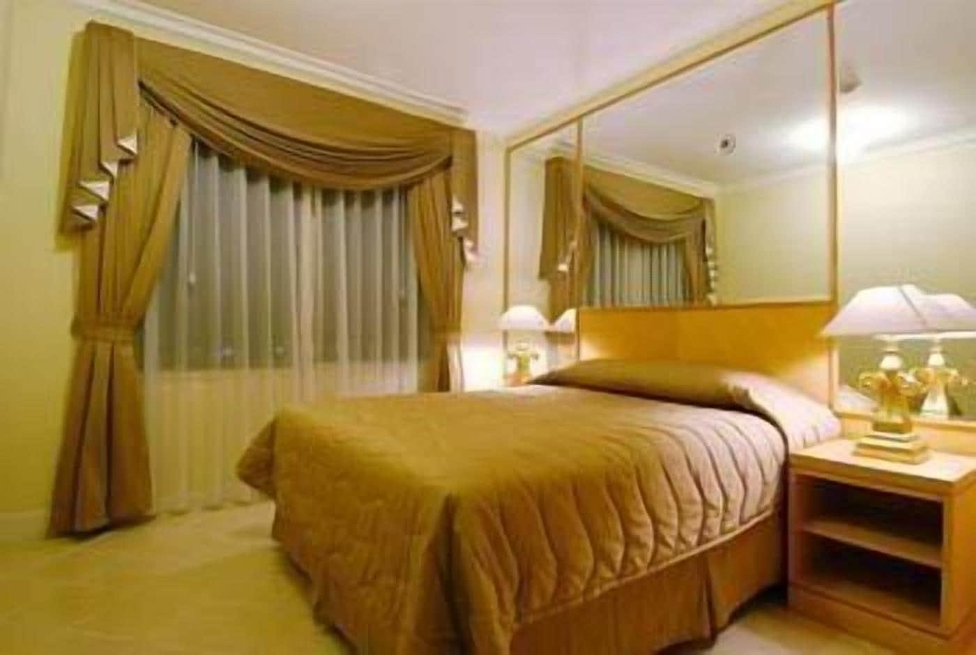 Batavia Hotel & Serviced Apartments Jakarta Exterior foto