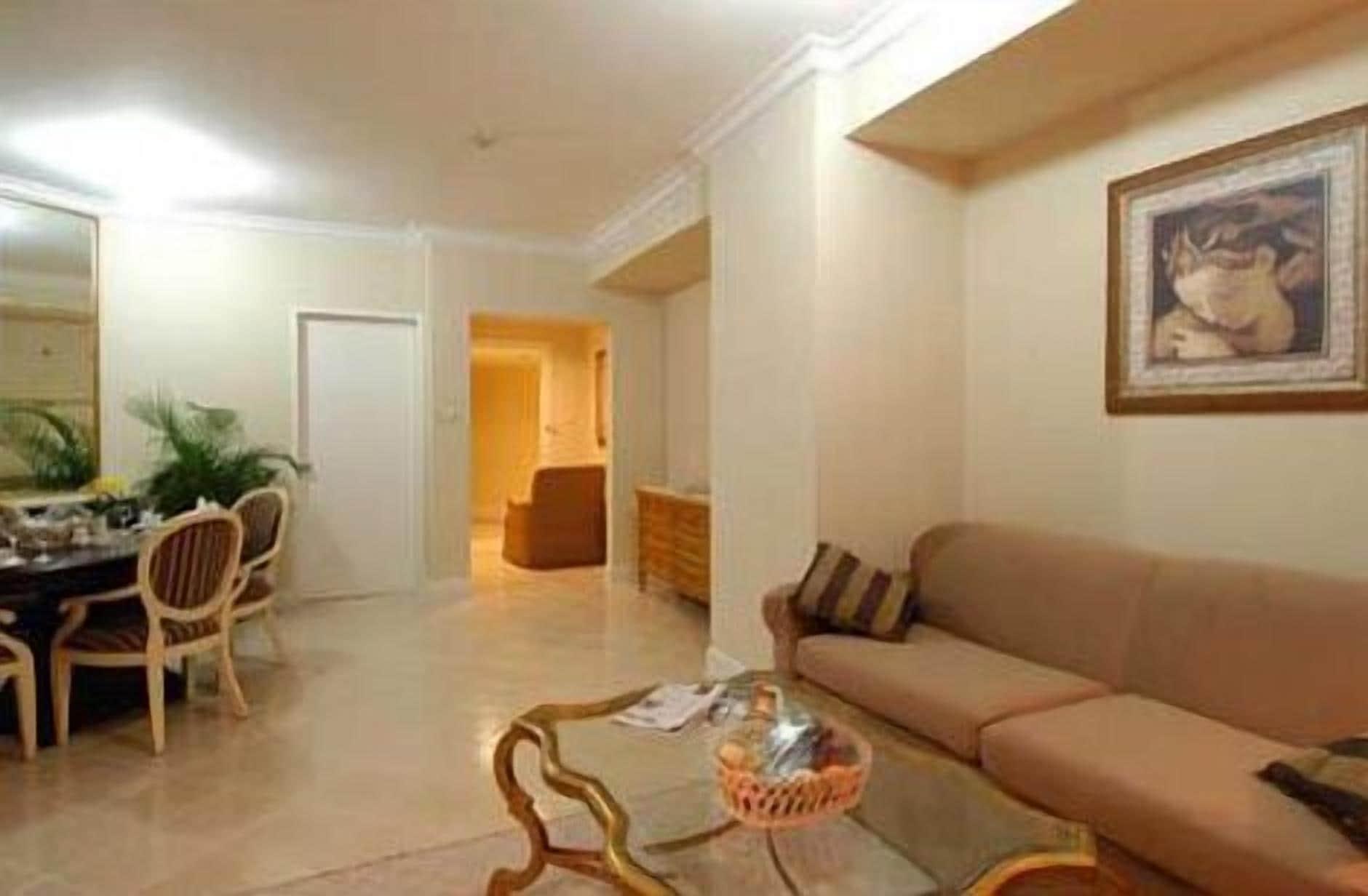 Batavia Hotel & Serviced Apartments Jakarta Exterior foto