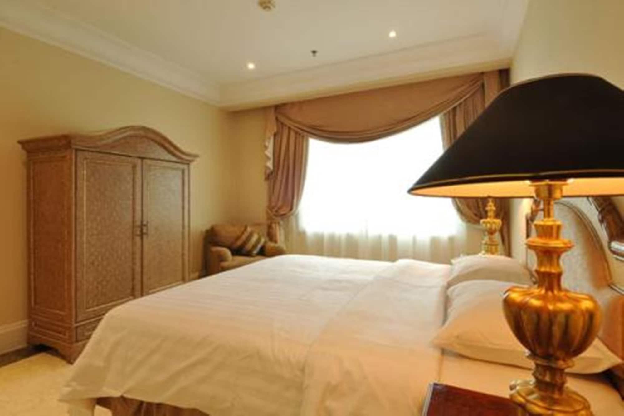 Batavia Hotel & Serviced Apartments Jakarta Exterior foto