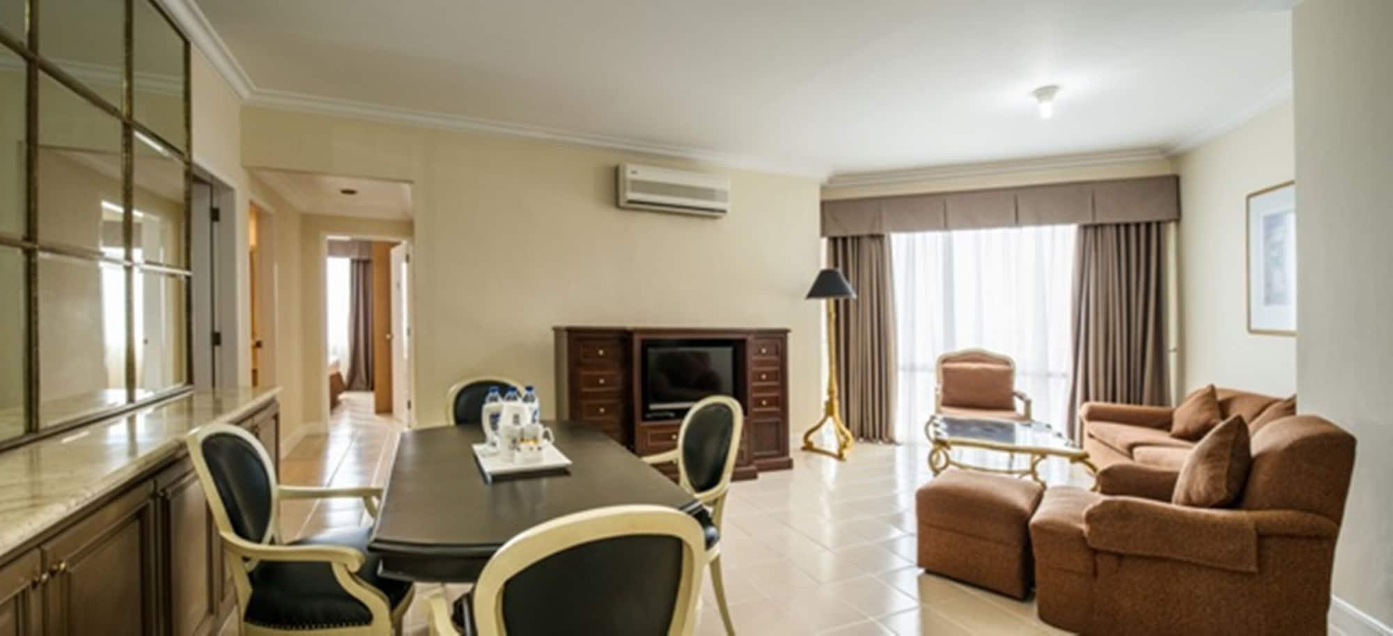 Batavia Hotel & Serviced Apartments Jakarta Exterior foto