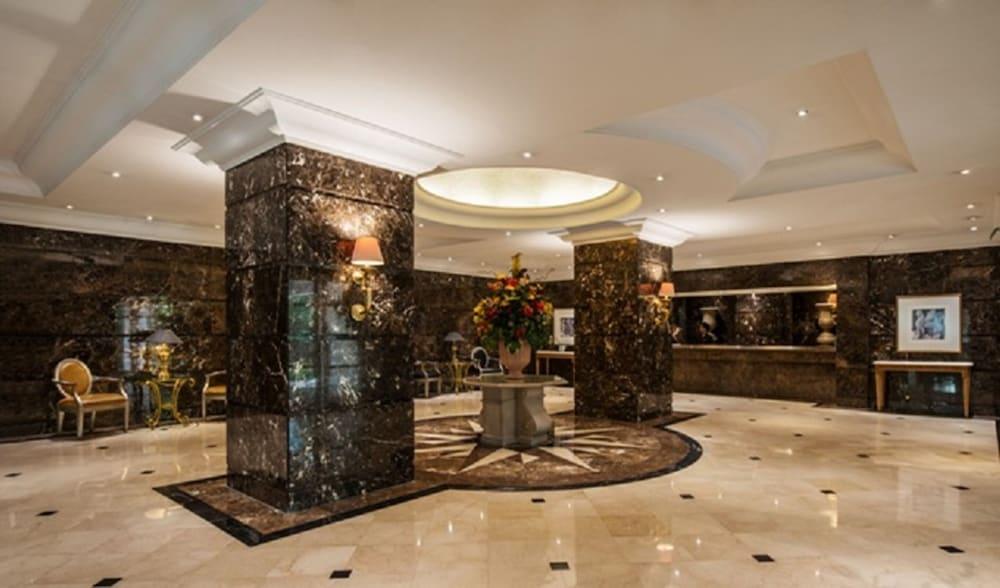 Batavia Hotel & Serviced Apartments Jakarta Exterior foto