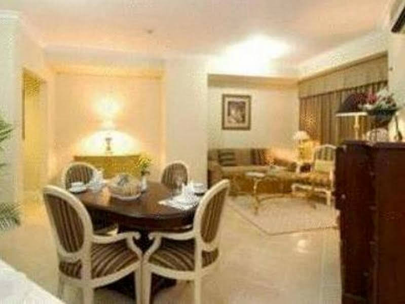 Batavia Hotel & Serviced Apartments Jakarta Exterior foto